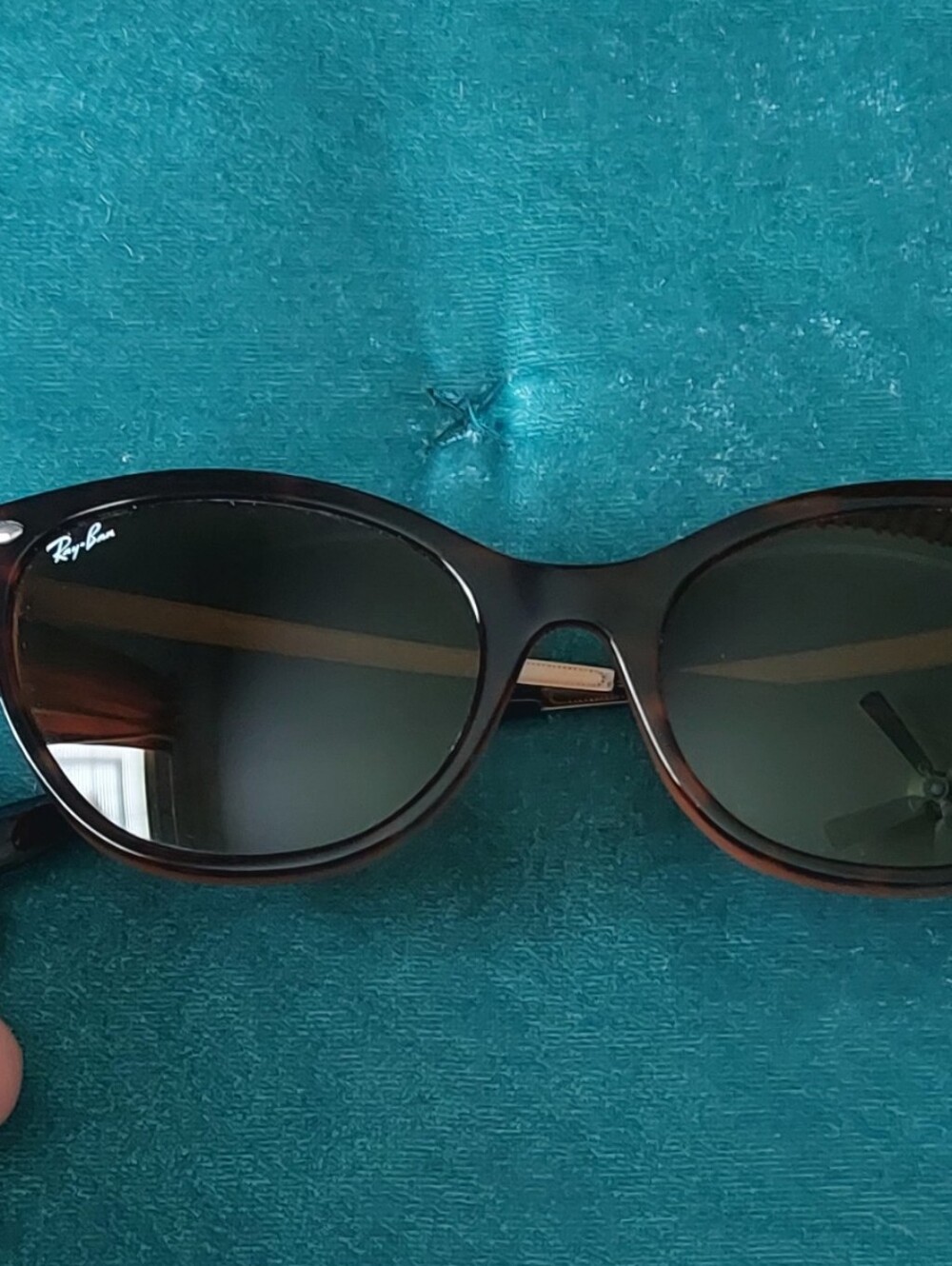 Ray-Ban Cat Eye Sunglass